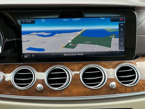 Used 2017 Mercedes-Benz E 300 E 300 image 21