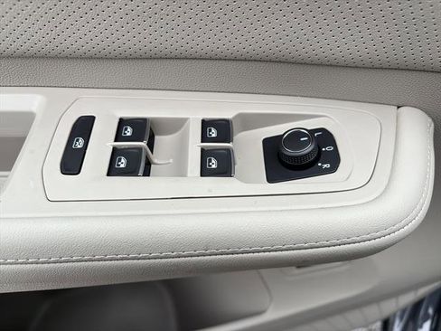 New 2026 Volkswagen Atlas SE image 16