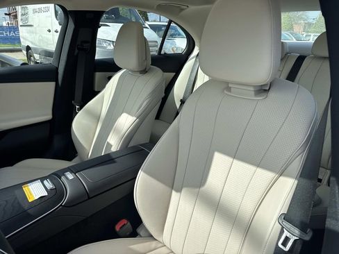 New 2026 Mercedes-Benz E 350 4MATIC Sedan image 9