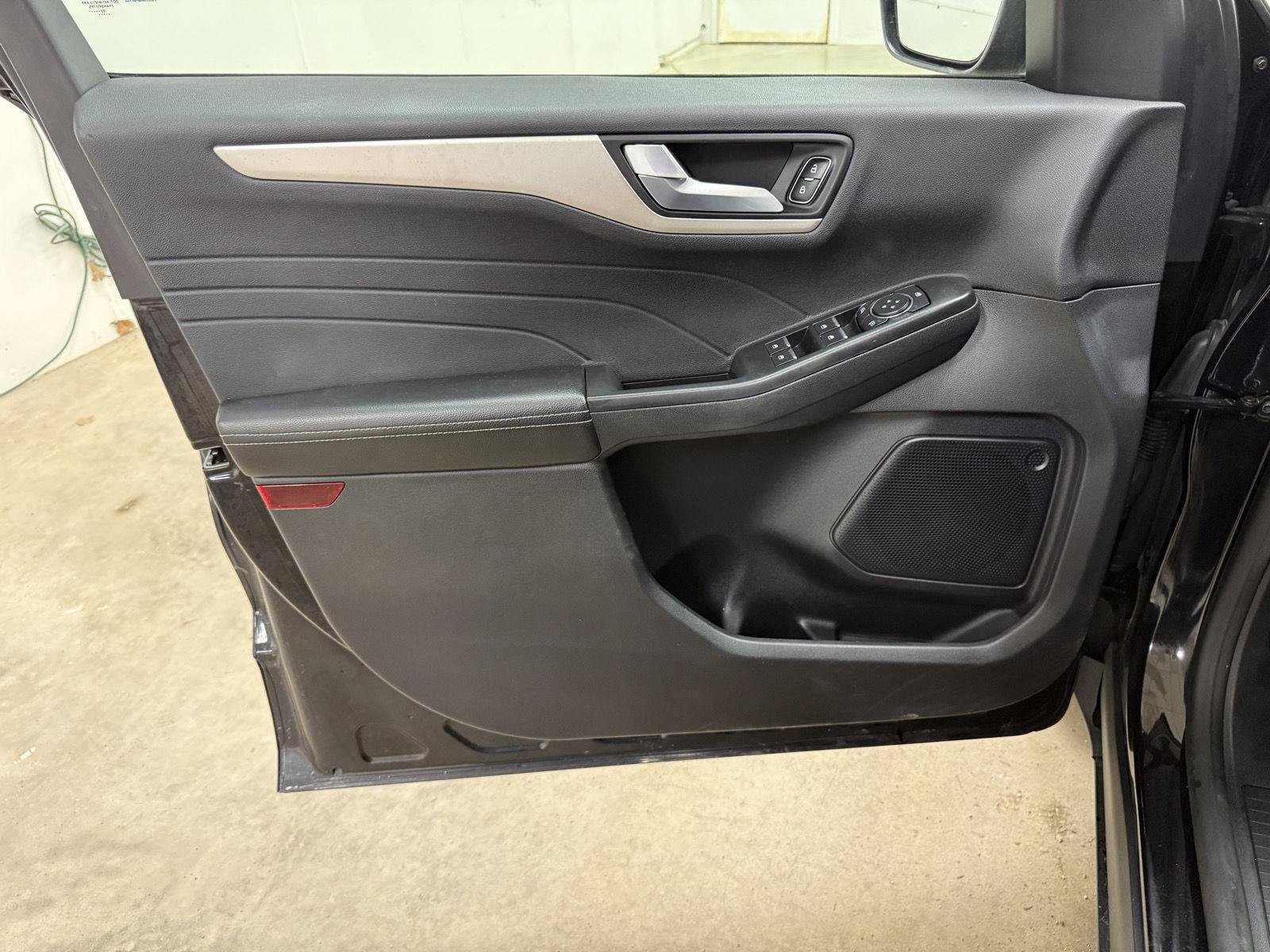 Used 2022 Ford Escape SEL AWD/4WD image 15