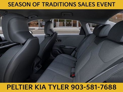 New 2025 Kia K4 LXS image 18