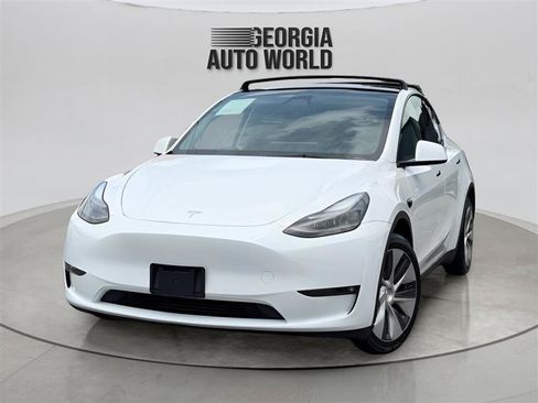 Used 2023 Tesla Model Y Long Range AWD/4WD image 1