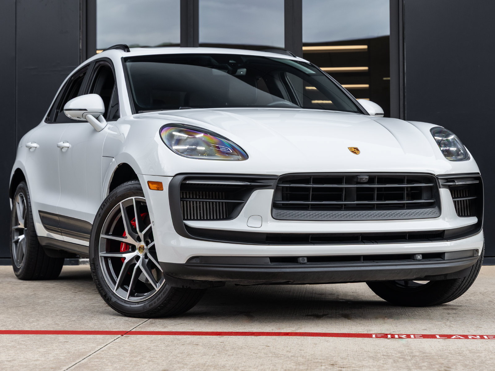 Used 2022 Porsche Macan S AWD/4WD image 6