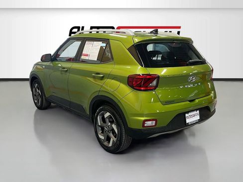 Used 2022 Hyundai Venue SEL w/ Cargo Package image 5