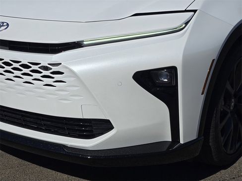 Used 2025 Toyota Crown Signia image 10