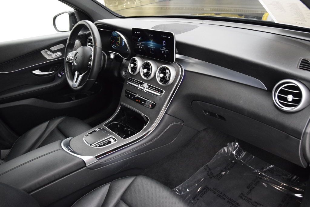 Used 2021 Mercedes-Benz GLC 300 4MATIC Coupe image 15