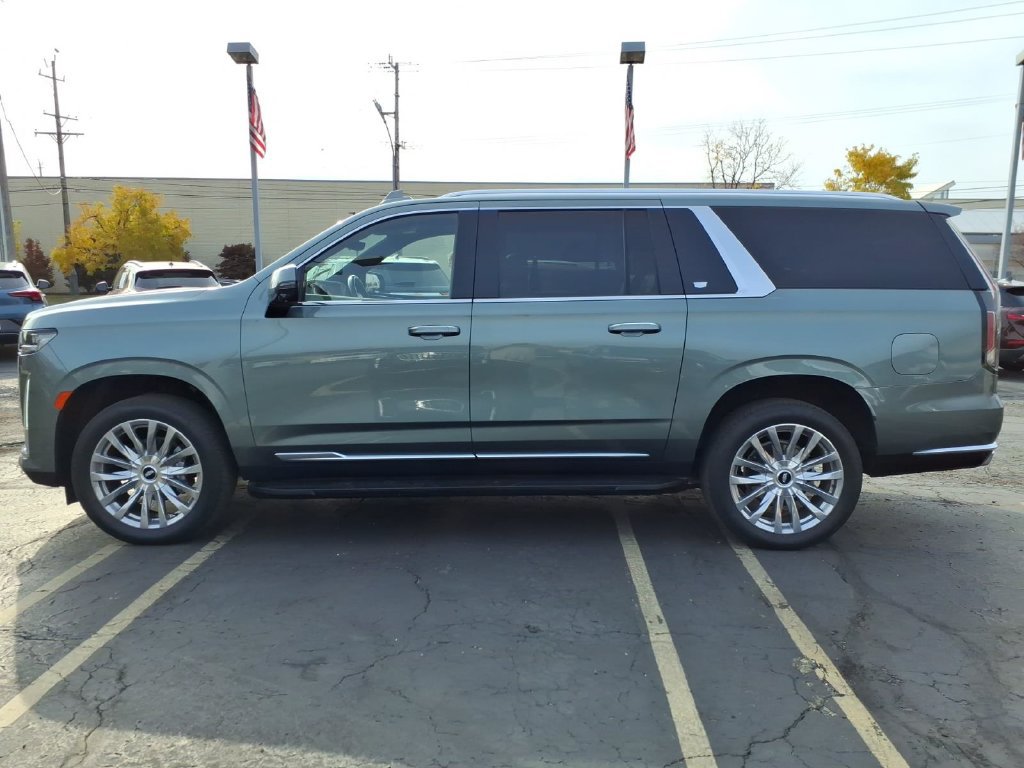 Used 2024 Cadillac Escalade ESV Premium Luxury w/ LPO, Floor Liner Package AWD/4WD image 4