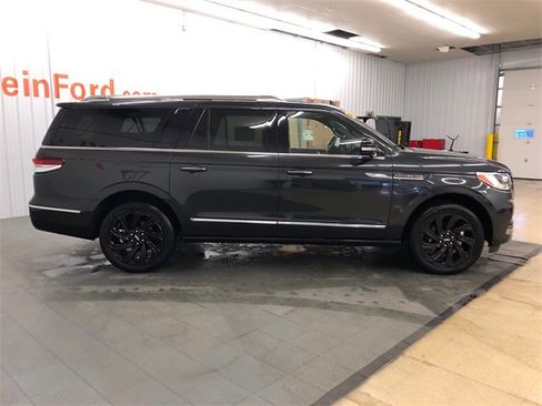 Used 2024 Lincoln Navigator L Reserve image 13