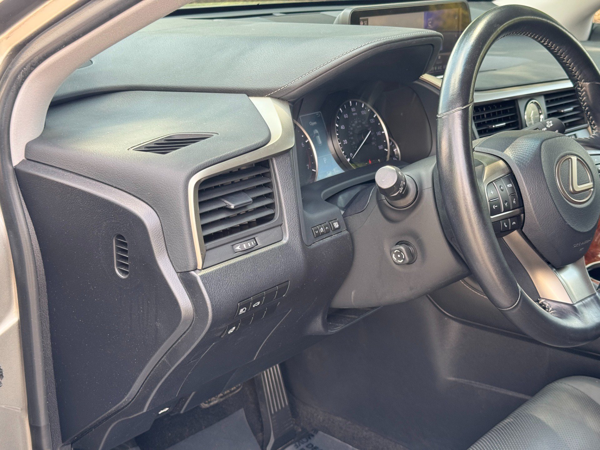 Used 2019 Lexus RX 350L AWD image 34
