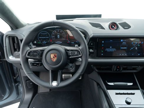New 2026 Porsche Cayenne GTS image 34