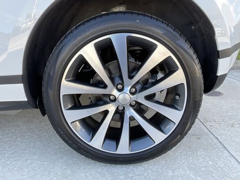 Used 2024 Land Rover Range Rover Evoque S image 9