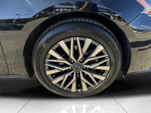 Used 2025 Nissan Altima 2.5 SV FWD image 58