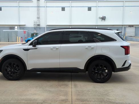 Used 2023 Kia Sorento SX AWD/4WD image 9