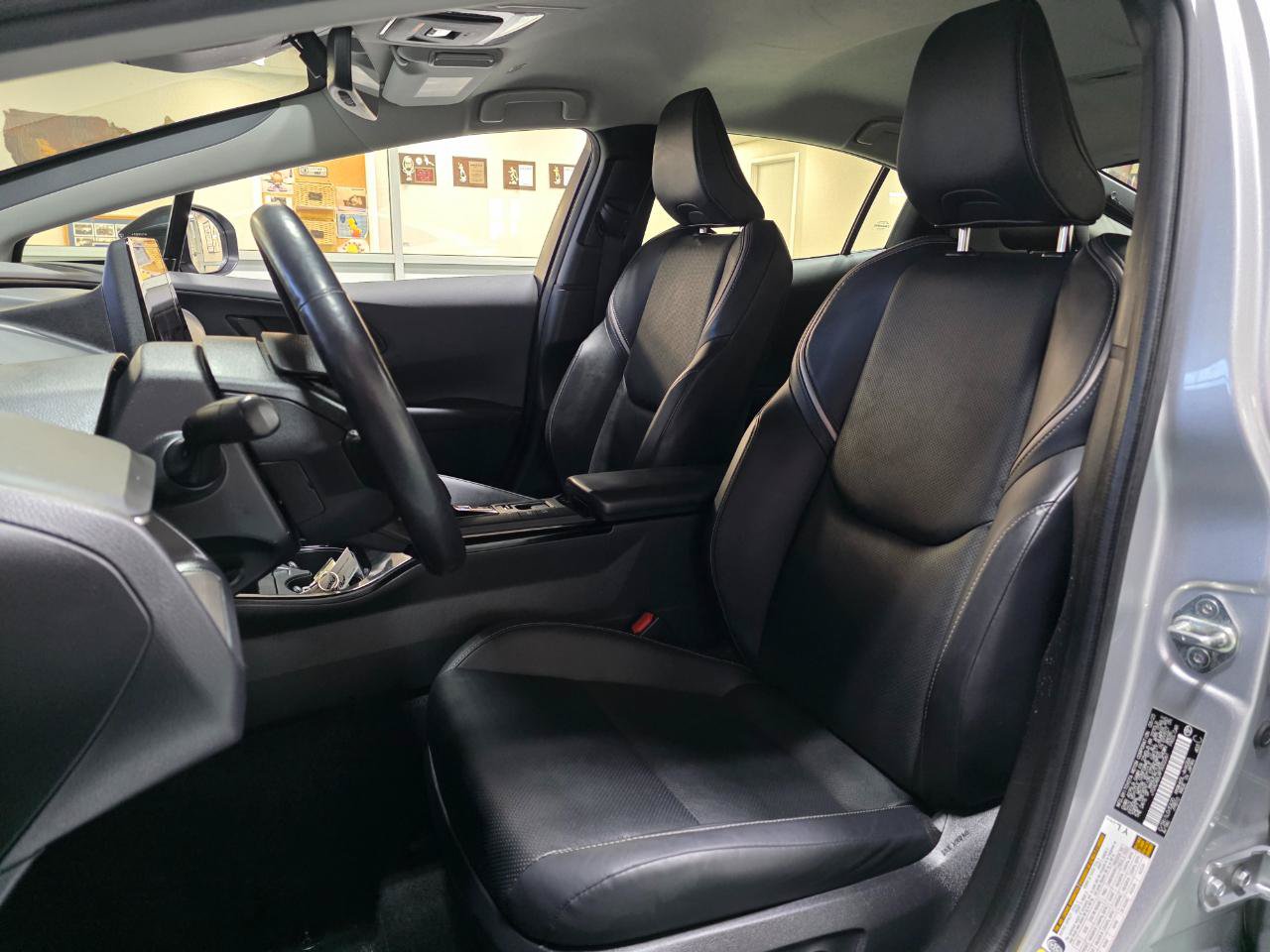 Used 2023 Toyota Prius XLE AWD/4WD image 15