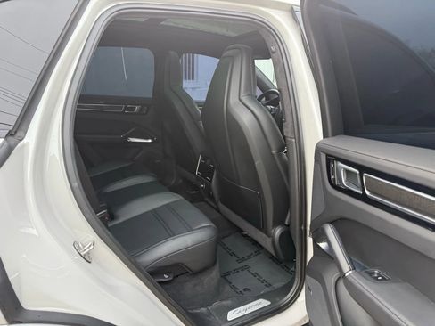 Used 2023 Porsche Cayenne Turbo w/ Premium Package Plus image 26