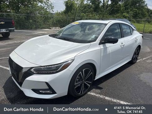 Used 2023 Nissan Sentra SR w/ SR Premium Package FWD image 3