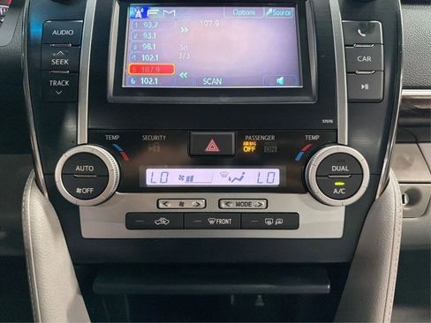 Used 2013 Toyota Camry XLE FWD image 20