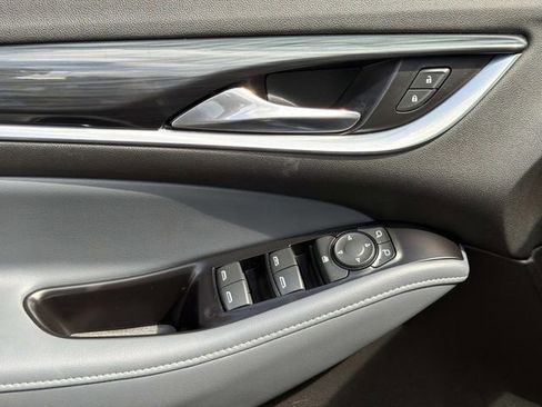 Used 2019 Buick Enclave Essence FWD image 25
