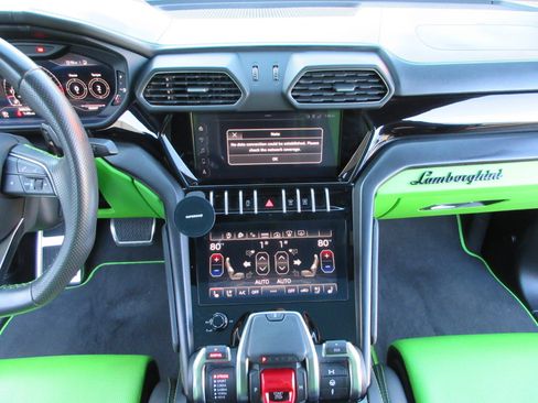 Used 2022 Lamborghini Urus image 53