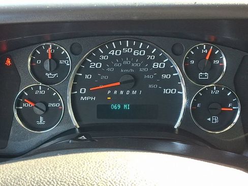 Used 2023 Chevrolet Express 3500 RWD image 24