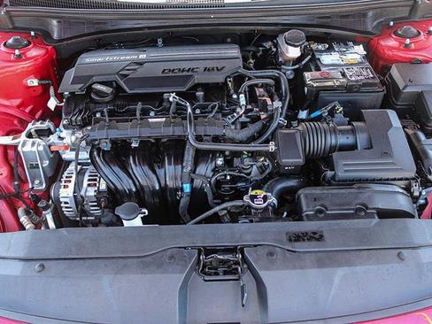 Used 2023 Hyundai Elantra SEL image 25