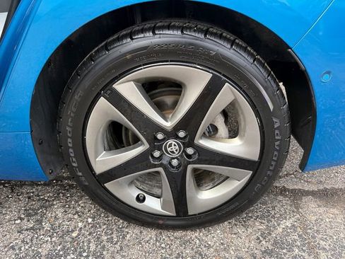 Used 2019 Toyota Prius XLE FWD image 19