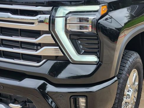 New 2026 Chevrolet Silverado 2500 High Country w/ High Country Premium Package AWD/4WD image 17