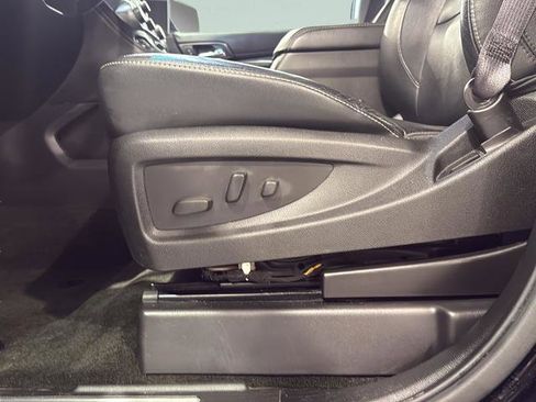 Used 2016 Chevrolet Suburban LT image 36