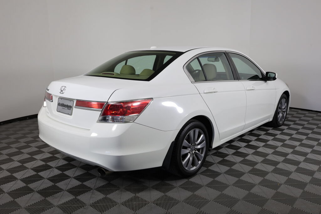 Used 2011 Honda Accord EX-L image 2