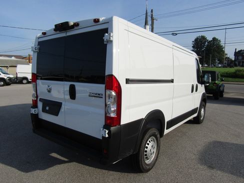 New 2025 RAM ProMaster 2500 w/ Convenience Group FWD image 3
