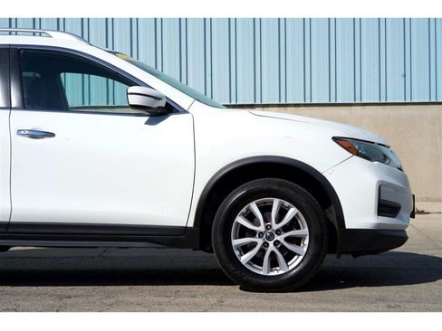 Used 2020 Nissan Rogue SV AWD/4WD image 18