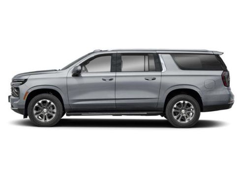 Used 2025 Chevrolet Suburban LT w/ Comfort Package image 3