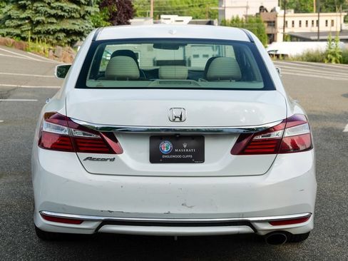 Used 2016 Honda Accord EX image 6