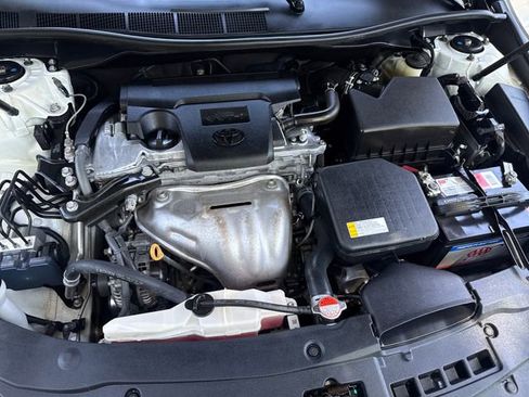 Used 2016 Toyota Camry SE w/ Moonroof Package FWD image 23