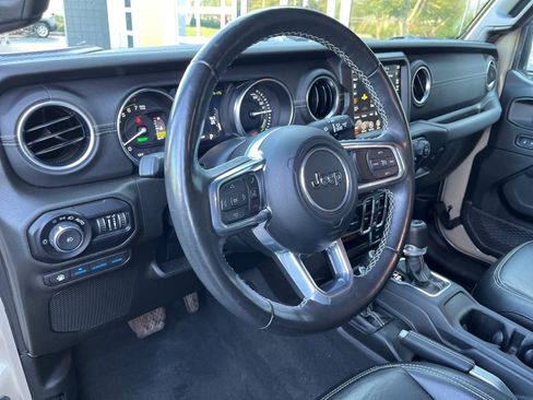 Used 2022 Jeep Wrangler Unlimited Sahara w/ Cold Weather Group image 24