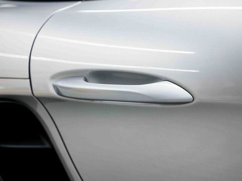 Used 2018 Porsche 718 Cayman RWD image 24