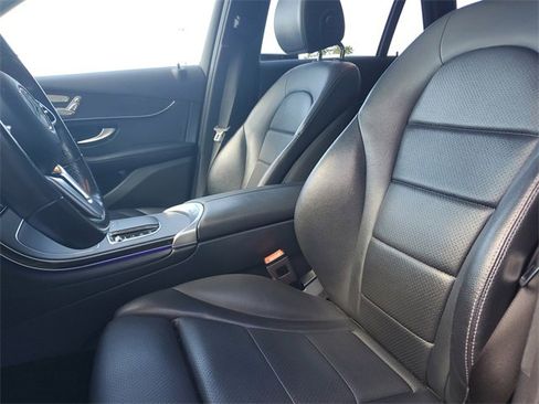 Used 2021 Mercedes-Benz GLC 300 4MATIC image 24