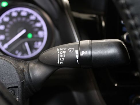 Used 2021 Toyota Camry SE image 23