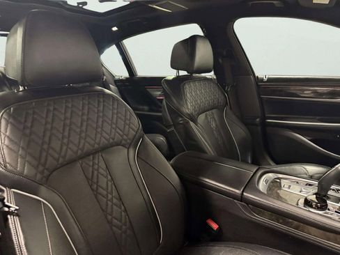 Used 2019 BMW 750i xDrive w/ Executive Package image 28