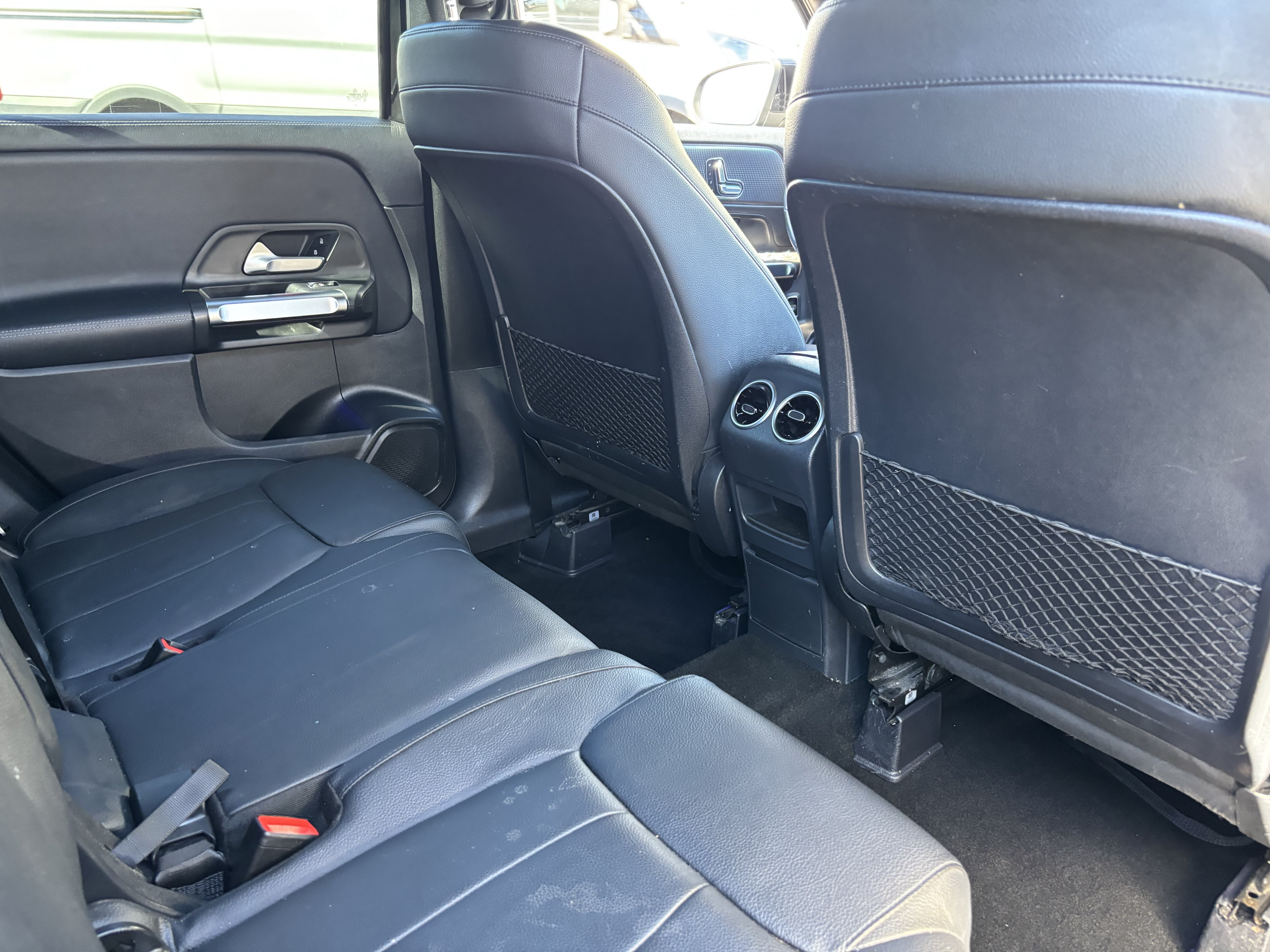 Used 2021 Mercedes-Benz GLB 250 4MATIC image 11