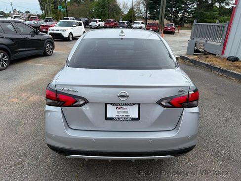 Used 2022 Nissan Versa SV image 6