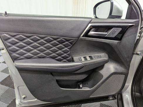 Used 2022 Mitsubishi Outlander SEL image 17