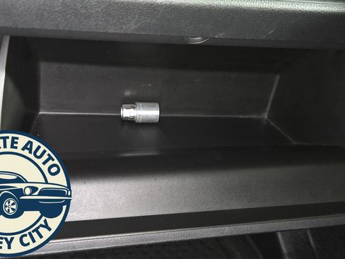 Used 2020 Toyota RAV4 XLE image 18