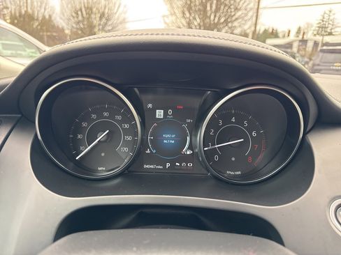 Used 2019 Jaguar E-PACE SE image 27