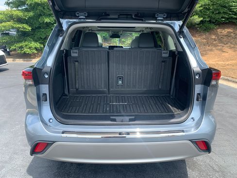 Used 2020 Toyota Highlander Platinum AWD/4WD image 23