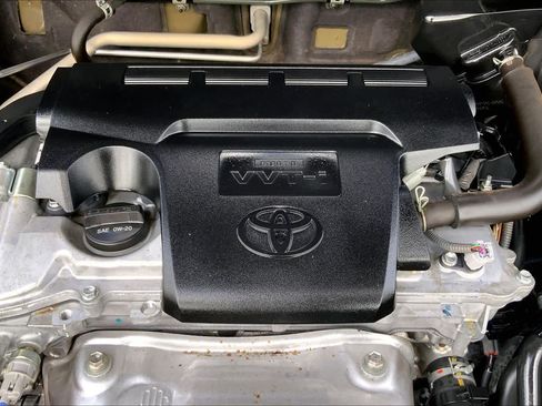 Used 2014 Toyota RAV4 LE FWD image 32