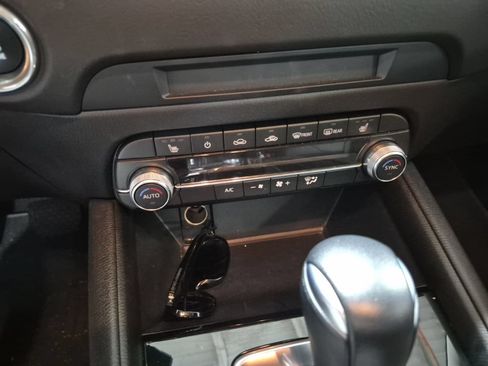 Used 2019 MAZDA CX-5 Touring FWD image 11