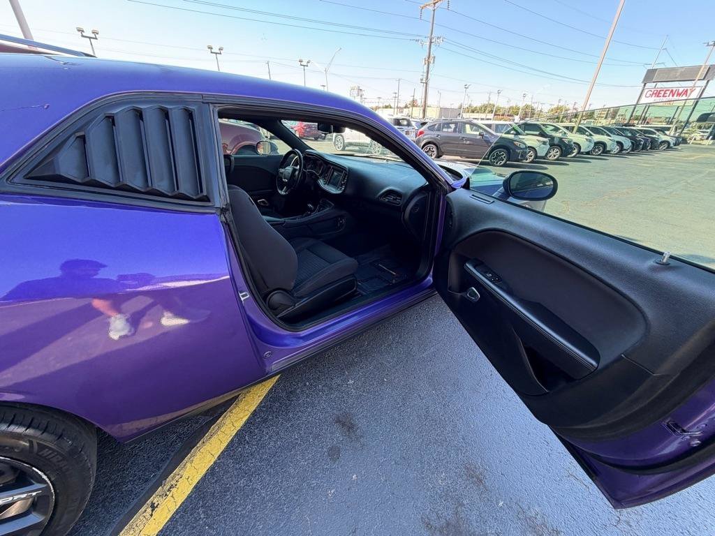 Used 2019 Dodge Challenger SXT w/ Blacktop Package RWD image 10