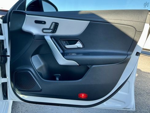 Used 2020 Mercedes-Benz CLA 250 image 21