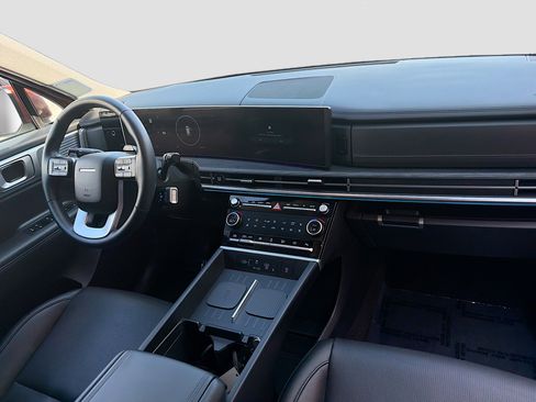 Used 2025 Hyundai Santa Fe Limited AWD/4WD image 32